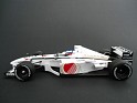 1:43 Minichamps Bar Honda 3 2001 White W/Black Stripes. Subida por indexqwest